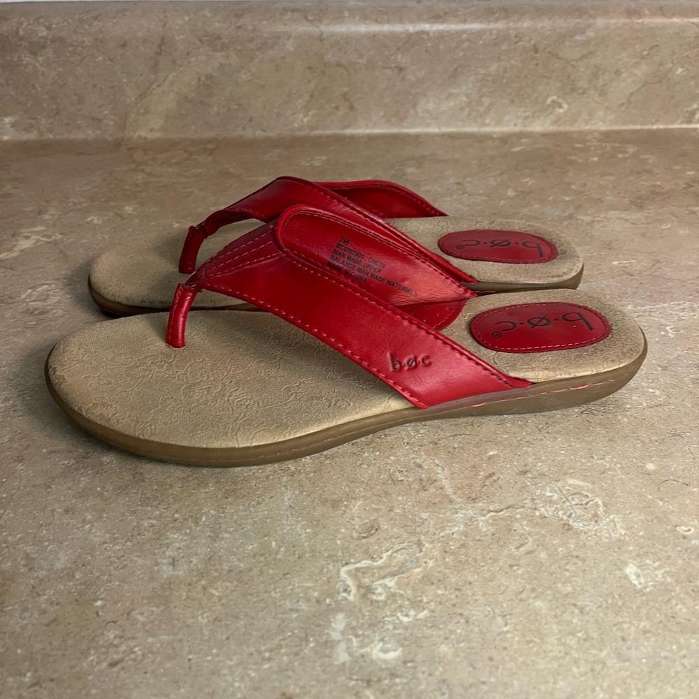 b.o.c. Red Leather Thong Sandals for Women